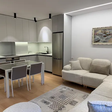Apartment Newborn
